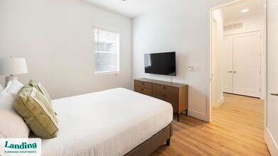 8200 W Encanto Blvd, Unit 9 in Phoenix, AZ - Building Photo - Building Photo