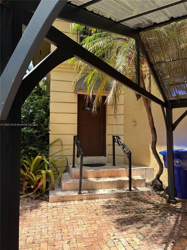 2997 Day Ave in Miami, FL - Building Photo - Building Photo