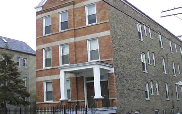 2247 W Medill Ave in Chicago, IL - Building Photo - Building Photo