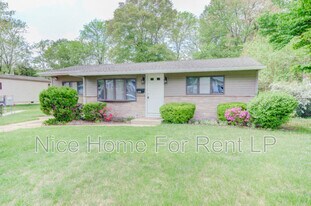 660 Windsor Ave in Maple Shade, NJ - Building Photo