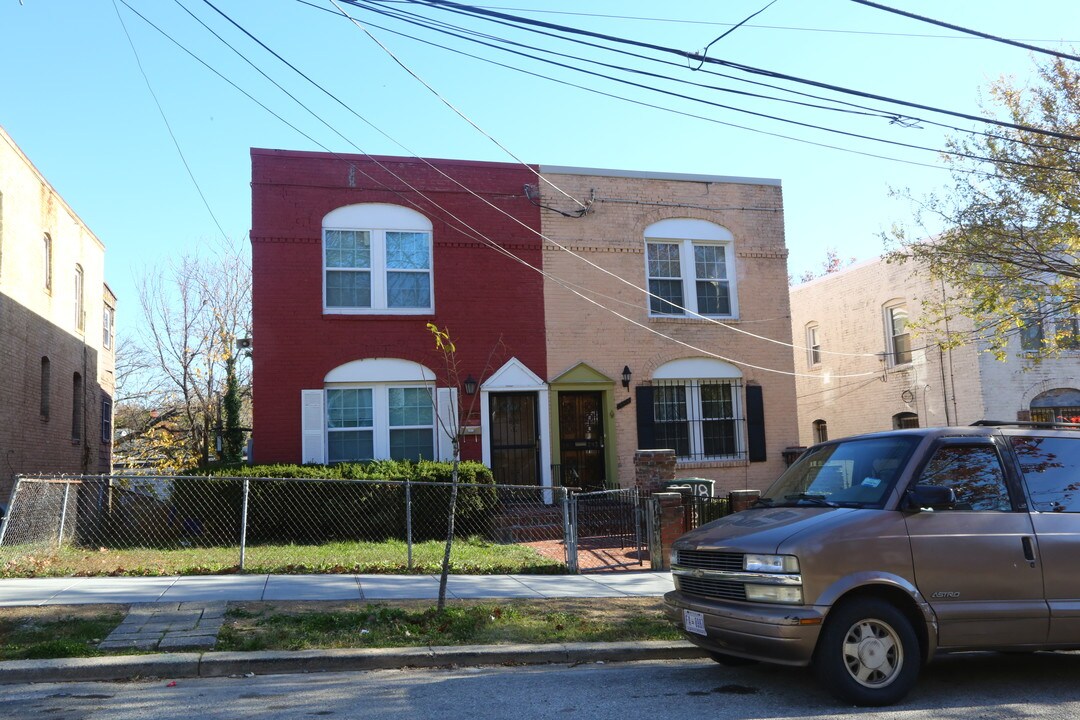 2816-2818 Buena Vista Ter SE in Washington, DC - Building Photo