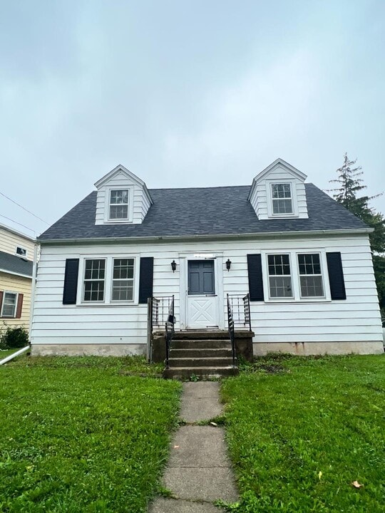 2641 Eddy St in Saginaw, MI - Building Photo