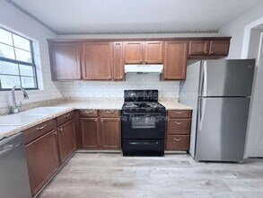 2498 Hidden Cove Ct in Gainesville, GA - Foto de edificio - Building Photo