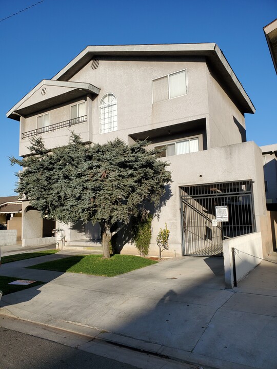 12700 Fonthill Ave in Hawthorne, CA - Building Photo