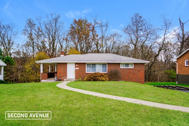 property at 135 W Point Dr