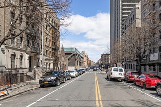 90 Wadsworth Ave in New York, NY - Building Photo - Building Photo