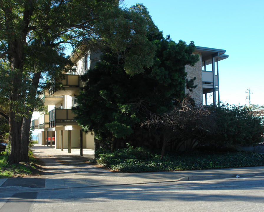 Alhambra Apartments in Half Moon Bay, CA - Building Photo