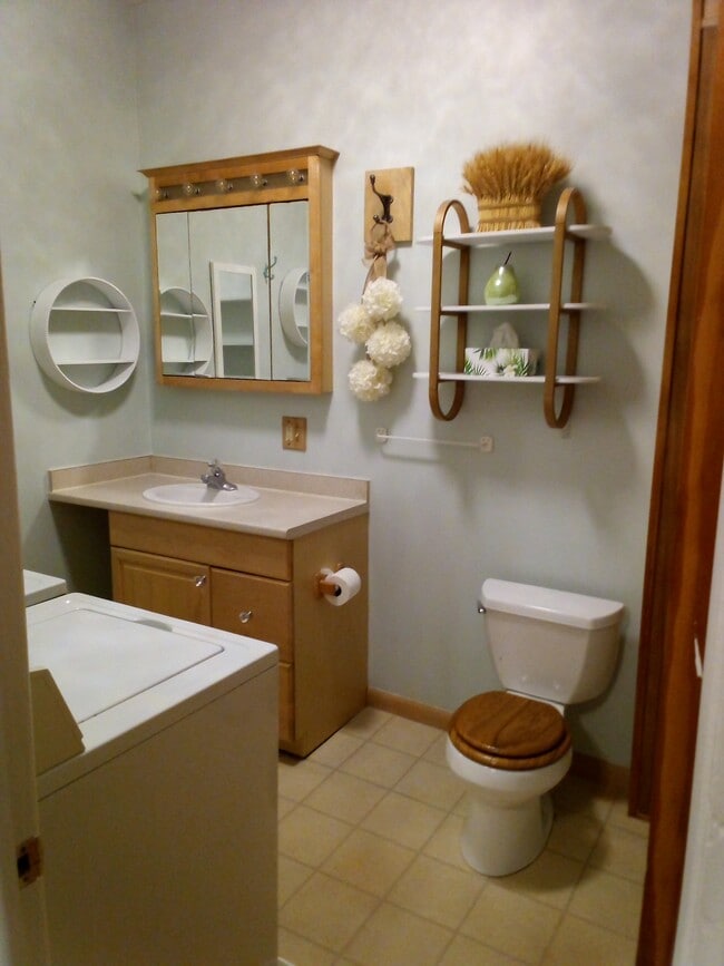 505 Marcellus St, Unit #6