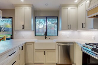 4638 El Dorado Rd in Diamond Springs, CA - Foto de edificio - Building Photo