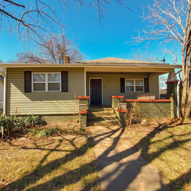 property at 718 N Beard Ave