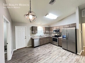 5434 NW 6th Pl in Ocala, FL - Building Photo - Building Photo