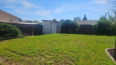 92 W Gettysburg Ave in Clovis, CA - Building Photo - Building Photo