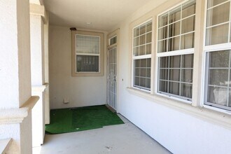 1103 Roosevelt Ave in Winters, CA - Foto de edificio - Building Photo