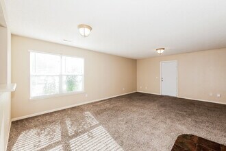 720 Treyburn Lakes Way in Indianapolis, IN - Building Photo - Building Photo