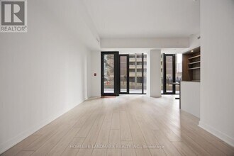 55-TH55 Charles St E in Toronto, ON - Building Photo - Building Photo