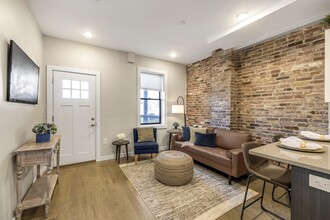 64 Frankfort St in Boston, MA - Building Photo - Building Photo