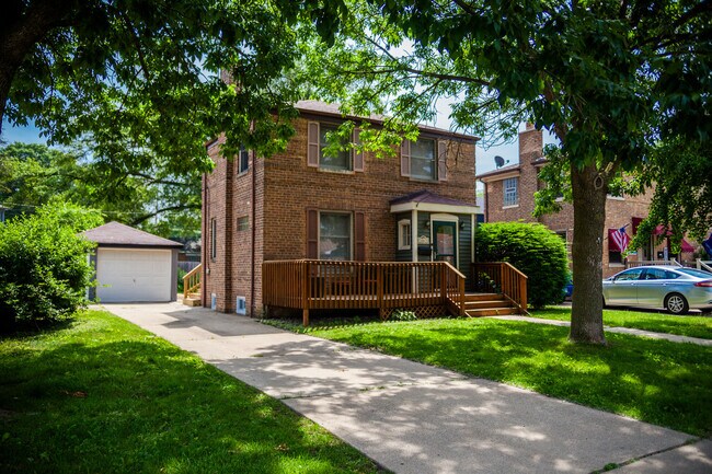property at 10043 S Talman Ave