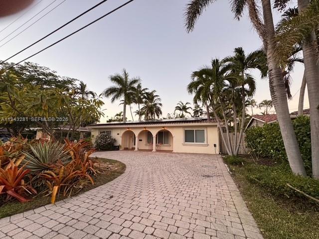 2101 NE 25th St in Wilton Manors, FL - Building Photo - Building Photo