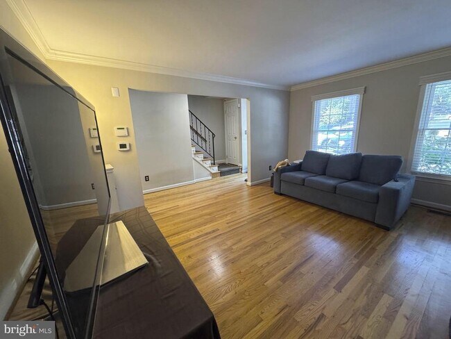 9253 Bailey Ln in Fairfax, VA - Building Photo - Building Photo