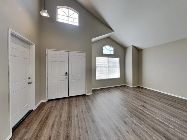 24805 Half Dome Ct in Murrieta, CA - Foto de edificio - Building Photo