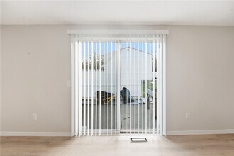 17 Willowick Dr in Fairport, NY - Building Photo - Building Photo