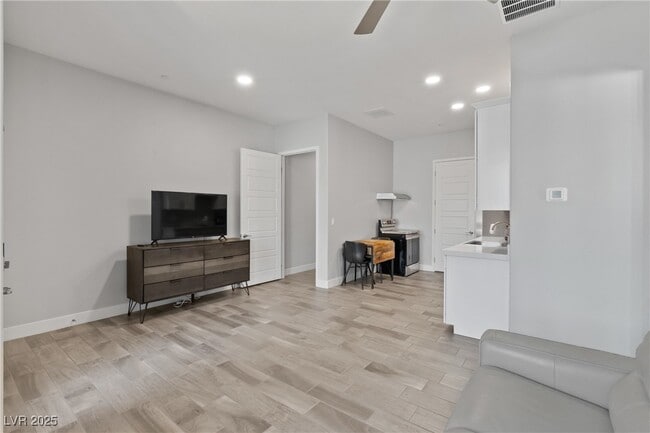 property at 7736 Tioga Rdg Ct