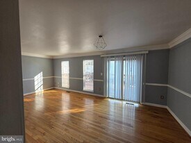 19376 Hottinger Cir in Germantown, MD - Building Photo