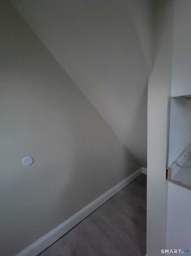 219 Pleasant St in Windham, CT - Building Photo - Building Photo