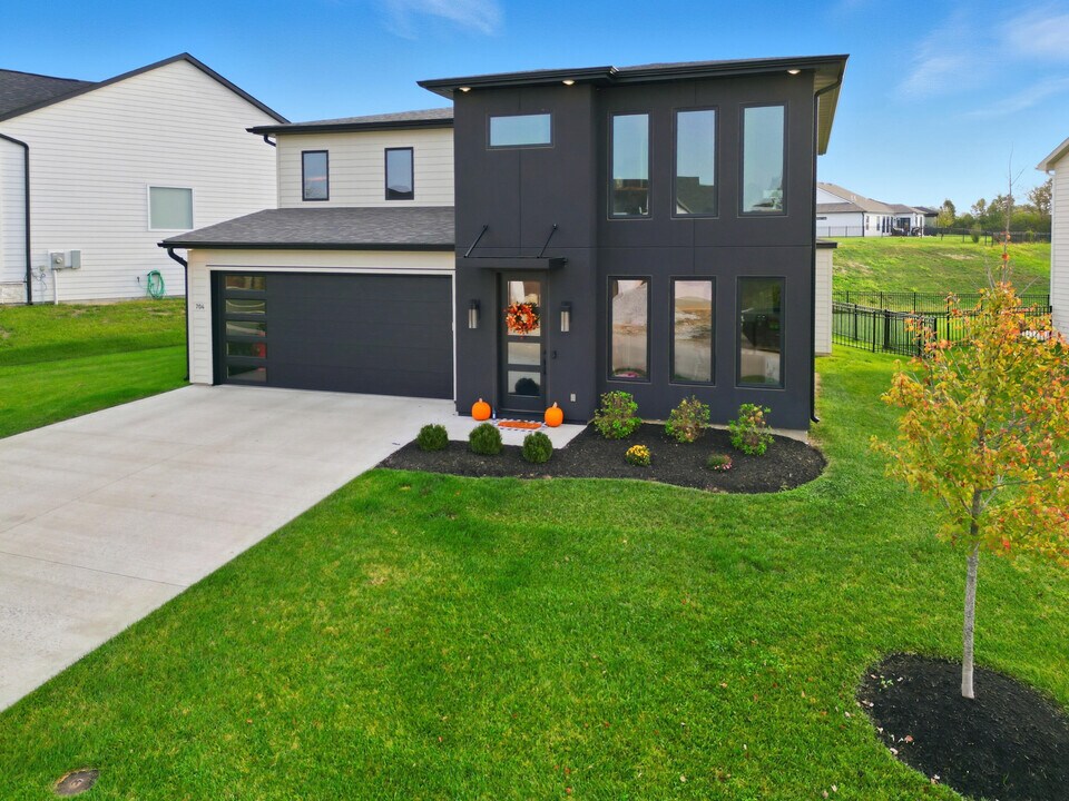 704 Angels Rst Wy in Columbia, MO - Building Photo