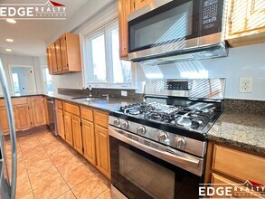 41 Dracut St, Unit 1 in Boston, MA - Foto de edificio - Building Photo