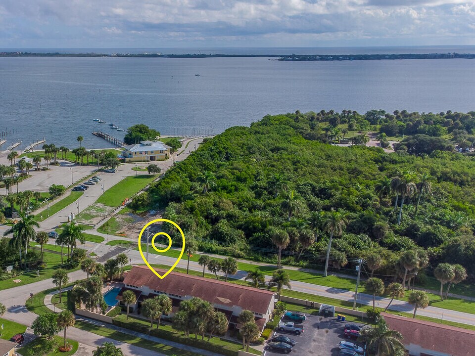 1903 NE Media Ave in Jensen Beach, FL - Building Photo