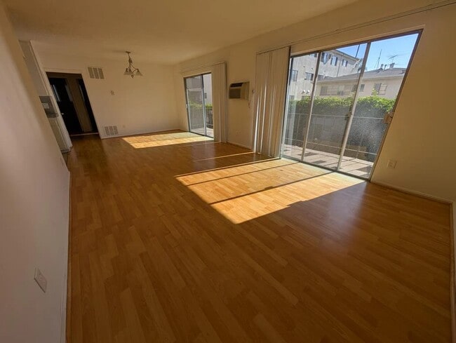 1338 N Gardner St in Los Angeles, CA - Building Photo - Building Photo