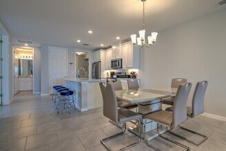 14632 Edgewater Cir in Naples, FL - Building Photo - Building Photo