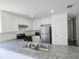 5910 Antonio Pl in Seguin, TX - Building Photo