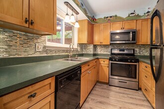 5836 New Meadow Dr in Ypsilanti, MI - Building Photo - Building Photo