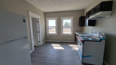 912 Riverview Terrace in Dayton, OH - Building Photo - Building Photo