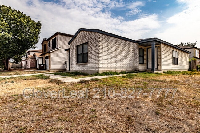 3612 Candlehill in San Antonio, TX - Building Photo - Building Photo