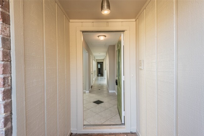 4418 Lost Spring Dr in Houston, TX - Building Photo - Building Photo