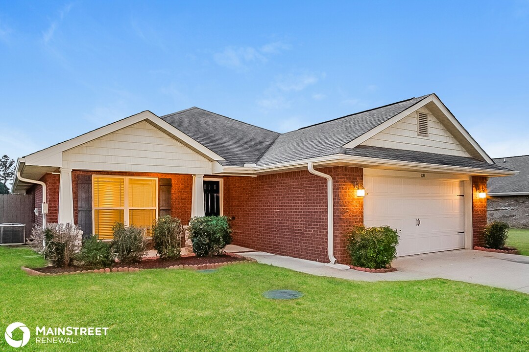 226 Waxmyrtle Drive in Harvest, AL - Building Photo