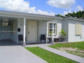 71 E 43rd St in Hialeah, FL - Building Photo - Building Photo