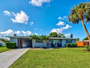 220 Glen Oak Rd in Venice, FL - Building Photo - Building Photo