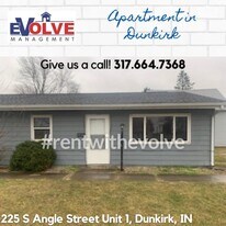 225 S Angle St in Dunkirk, IN - Building Photo