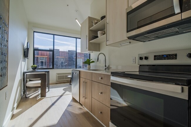 Urban Loft Co-Fayetteville-Furnished