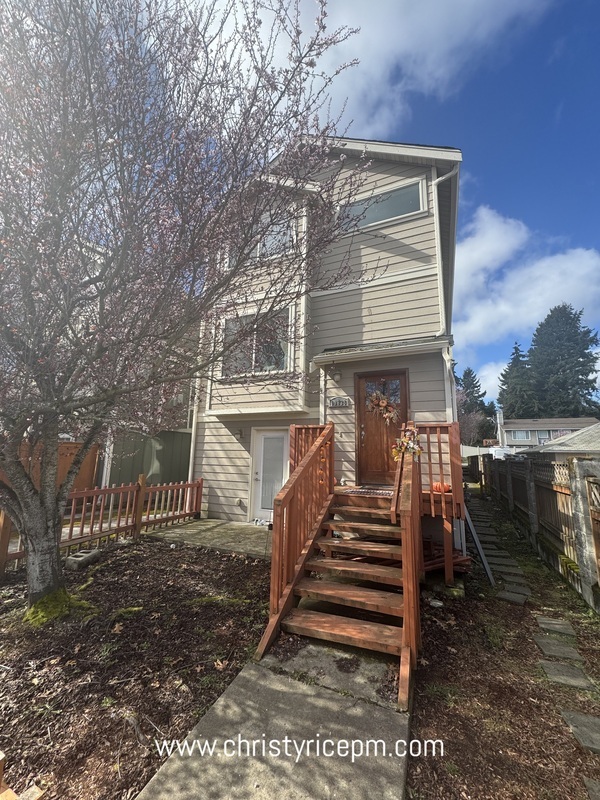10738 Whitman Ave N in Seattle, WA - Building Photo - Building Photo