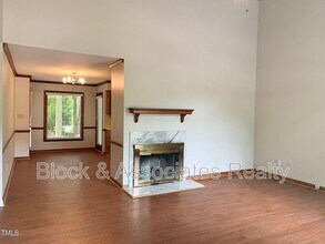 211 Beechtree Dr in Cary, NC - Building Photo - Building Photo