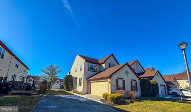 1071 Chanticleer in Cherry Hill, NJ - Building Photo - Building Photo