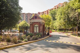 2230 George C Marshall Dr, Unit 1022 in Falls Church, VA - Building Photo