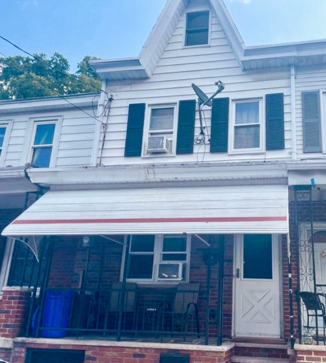 property at 229 S Nicholas St