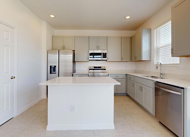 1350 Flatwood St in St. Cloud, FL - Building Photo - Building Photo