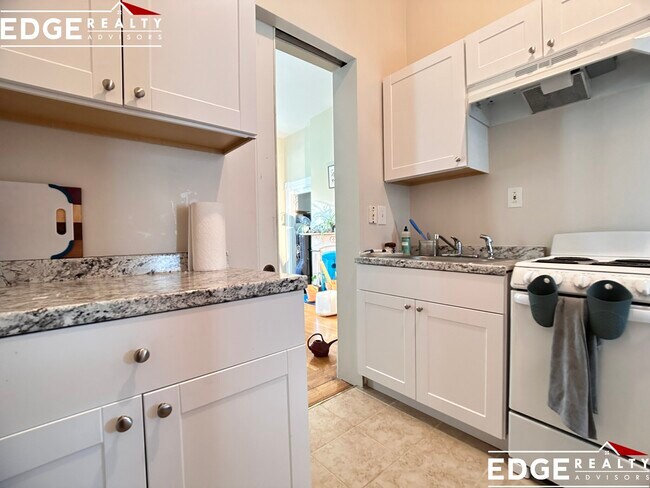 24 Murdock St, Unit 1 in Boston, MA - Building Photo - Building Photo